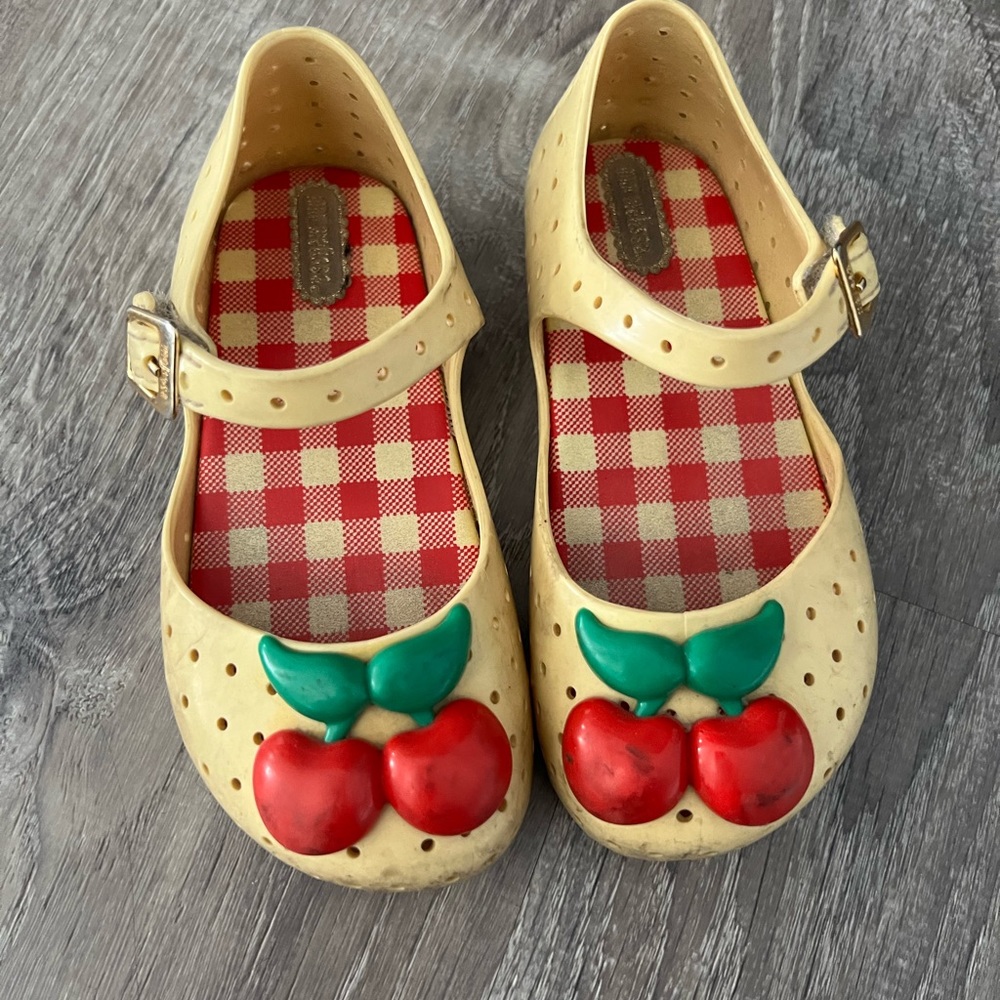 Mini Melissa size 9